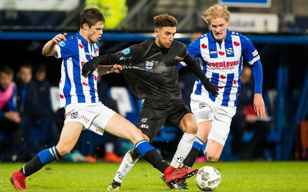 失误频频出 失误频频出